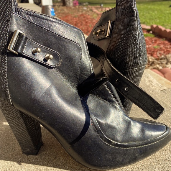 Black Ankle Bootie Heel, Women’s, Size 7.5, Patent Leather - Picture 2 of 4